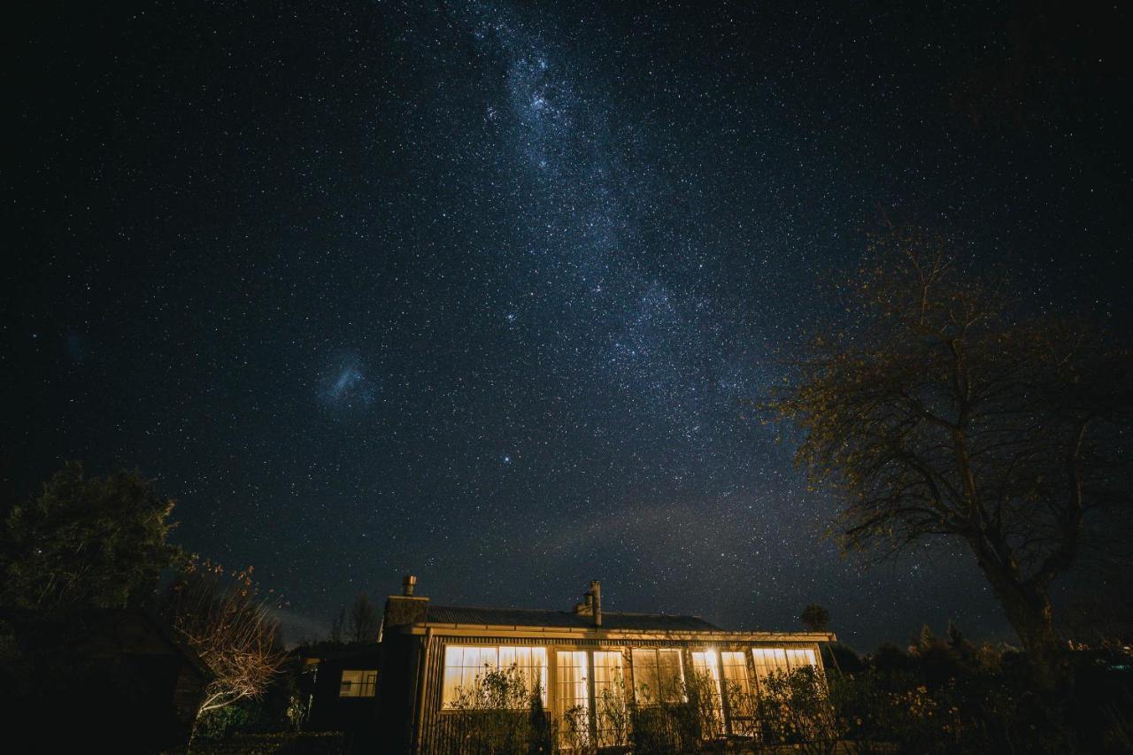 Aldourie Lodge - เลคเทคาโป ภายนอก รูปภาพ